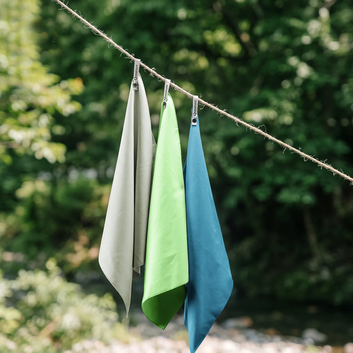 Qunature quick-dry antibacterial camping towel.
#colour_light green