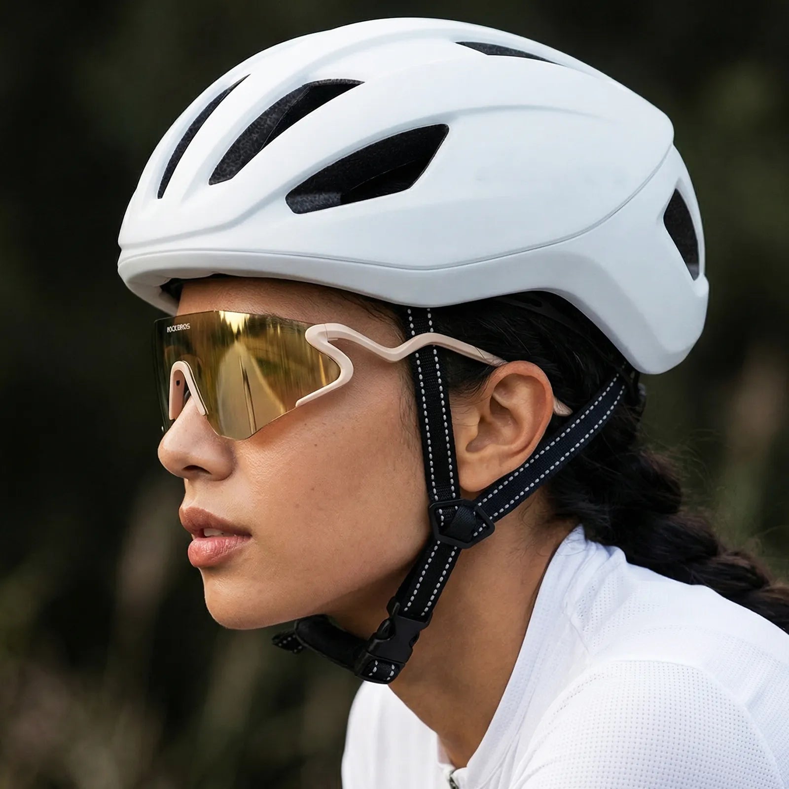 ROCKBROS SnakeLine Photochromic Cycling Glasses with Myopia Frame and Clear-to-Smoke Lens.
#color_beige