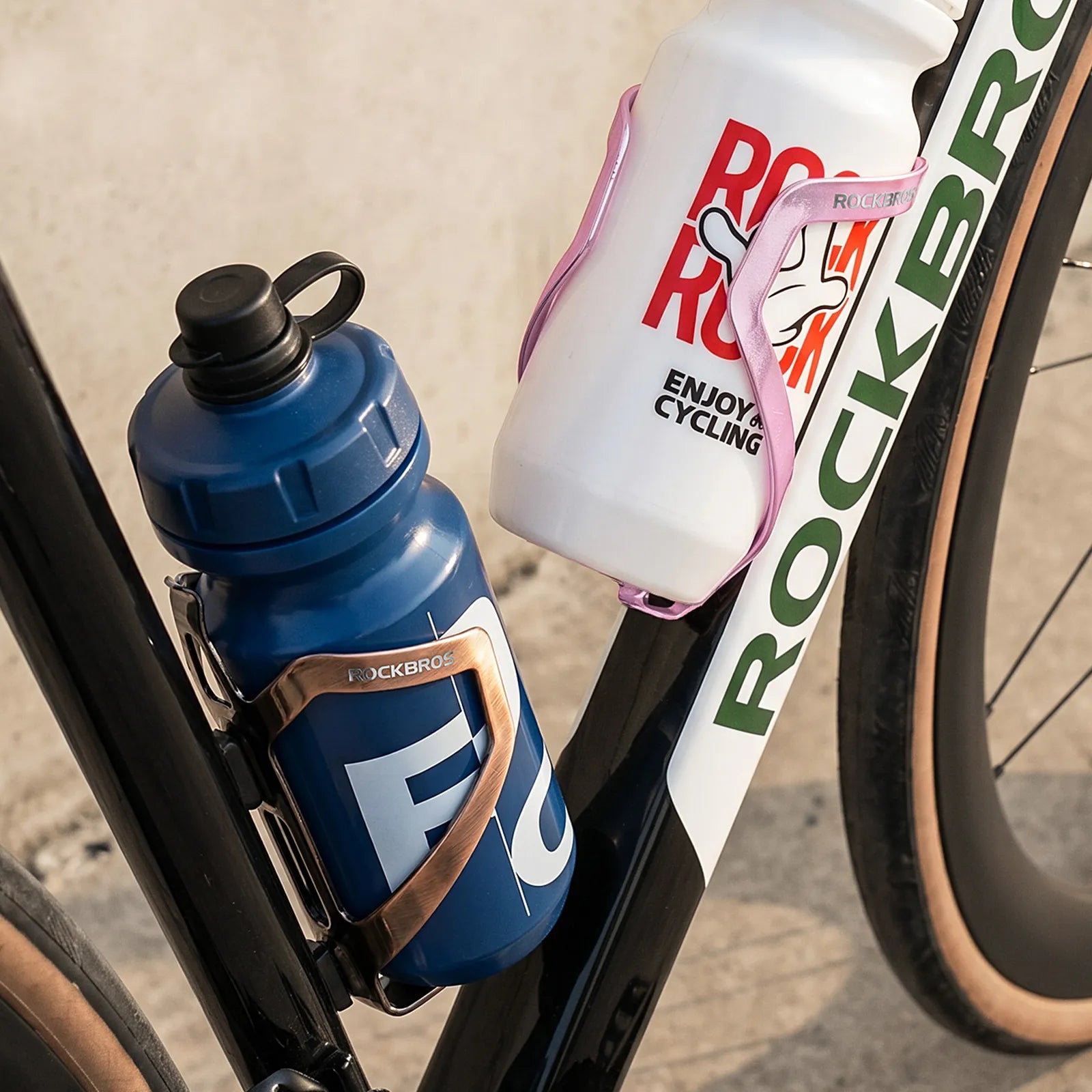 ROCKBROS CR-56 lightweight electroplated aluminium bike bottle cage in shiny metallic finish.
#color_black