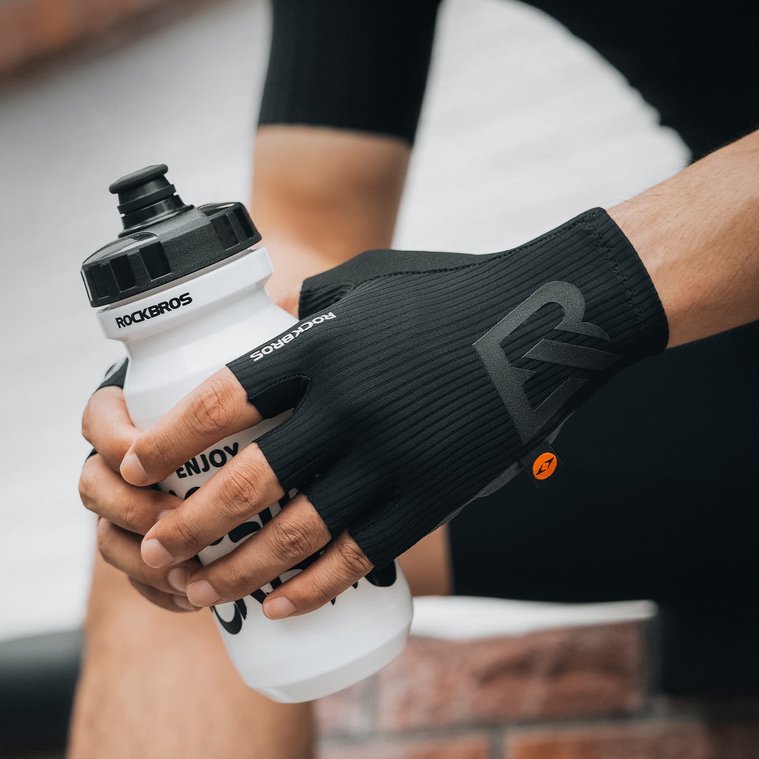 Comfortable gel-padded cycling gloves with elastic interface and non-slip design
#color_black