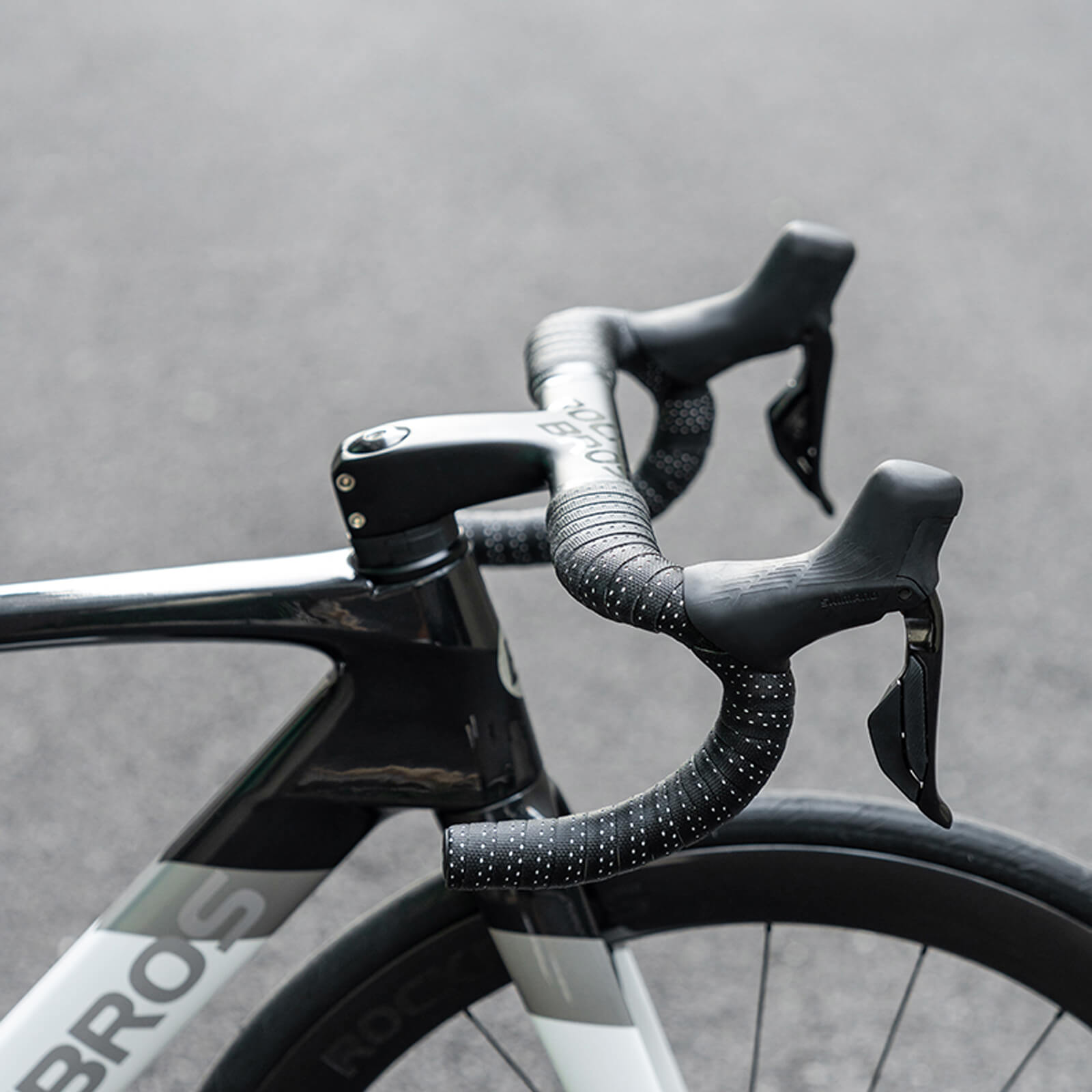 rockbros non-slip silicone pu bike handlebar tape for road bikes.
#color_power black
