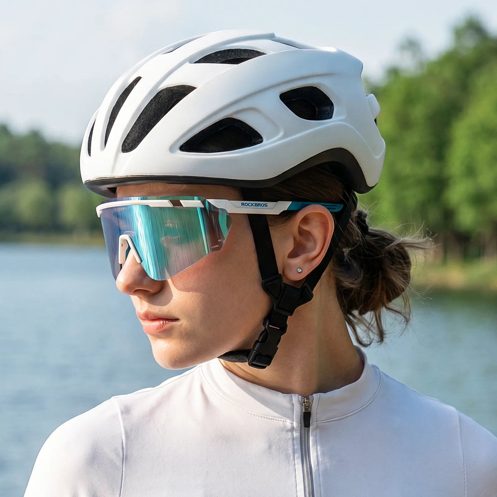 ROCKBROS SP414 Revo photochromic cycling sunglasses with UV400 protection, windproof sports eyewear for men and women.
#options_White (Photochromic)