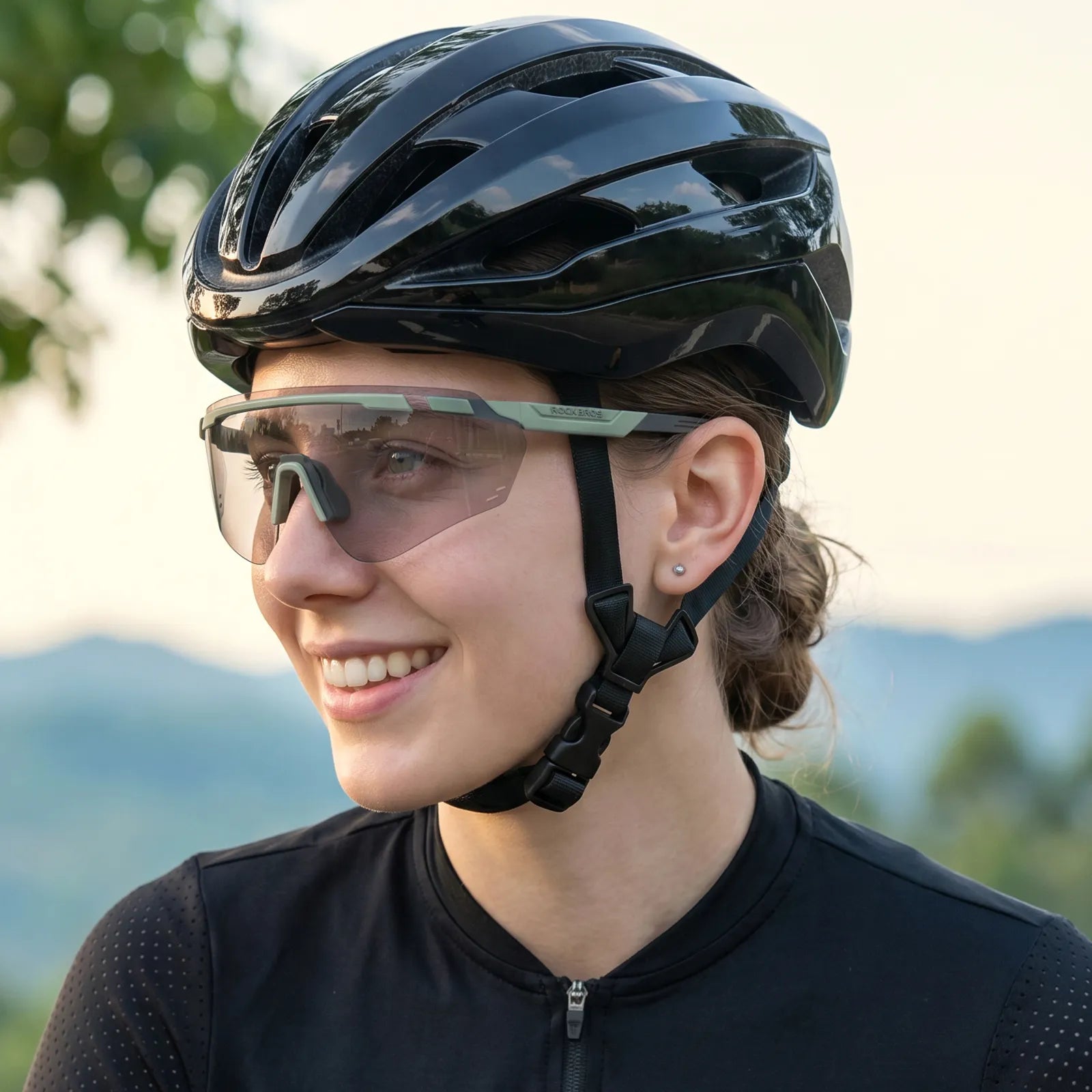ROCKBROS SP414 Revo photochromic cycling sunglasses with UV400 protection, windproof sports eyewear for men and women.
#options_Neon Green (Photochromic)